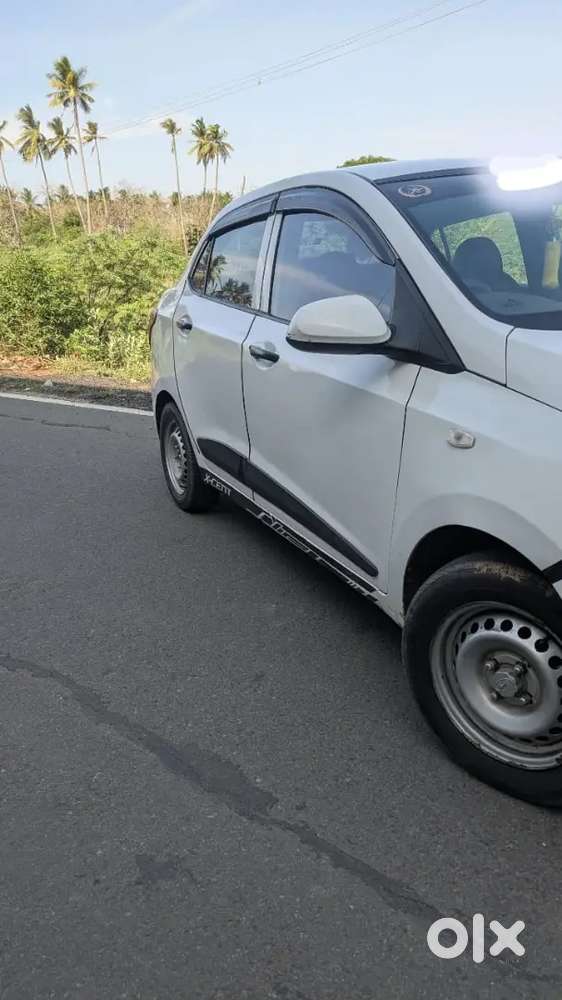 Hyundai Xcent 2016