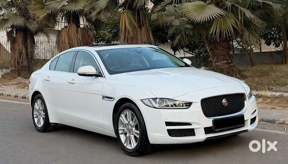 Jaguar Xe Portfolio, 2019, Petrol
