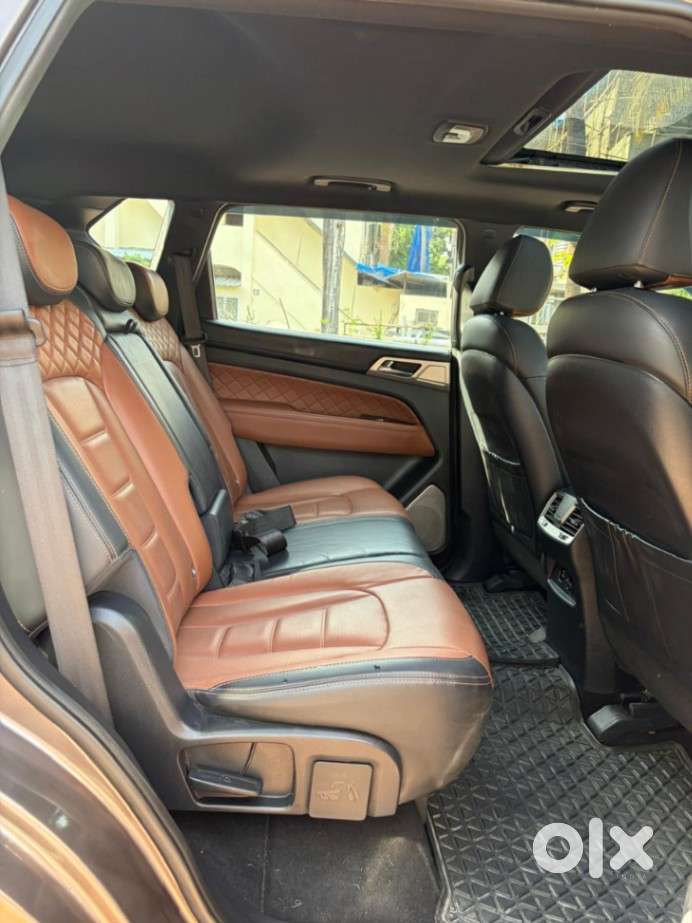 Mahindra Alturas G4 4wd At, 2019, Diesel