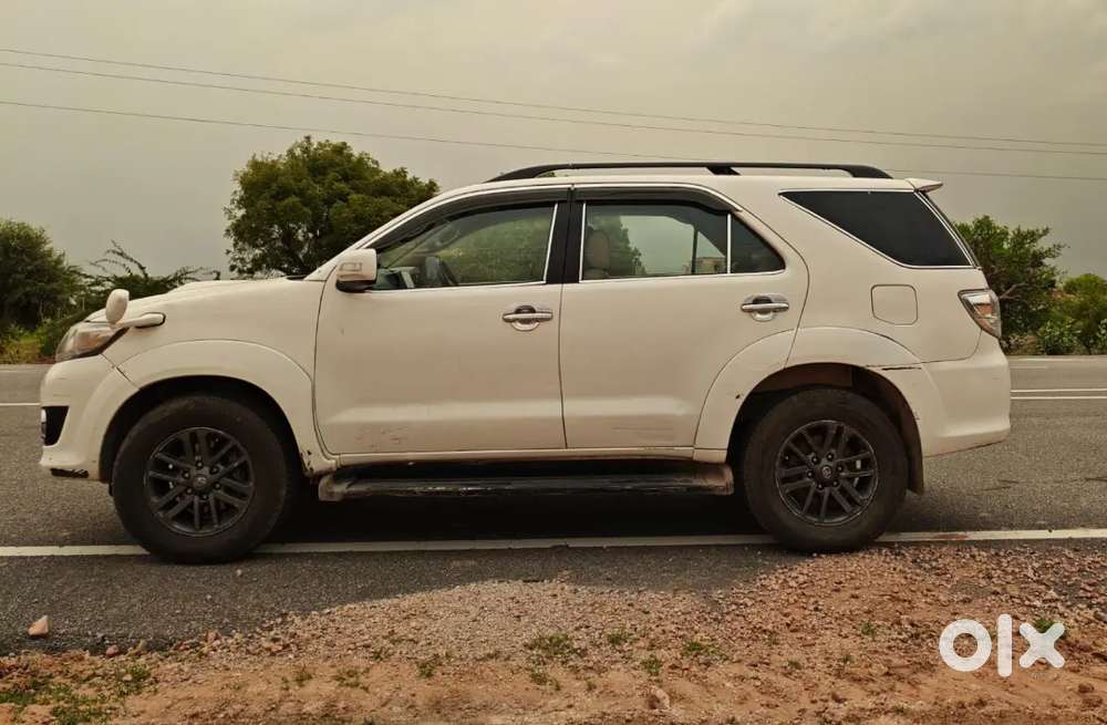 Toyota Fortuner 2011 Diesel 4x4 Best Selling Suv