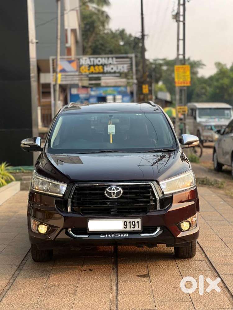 Toyota Innova Crysta 2.8 Gx At 8 Seater, 2017, Diesel