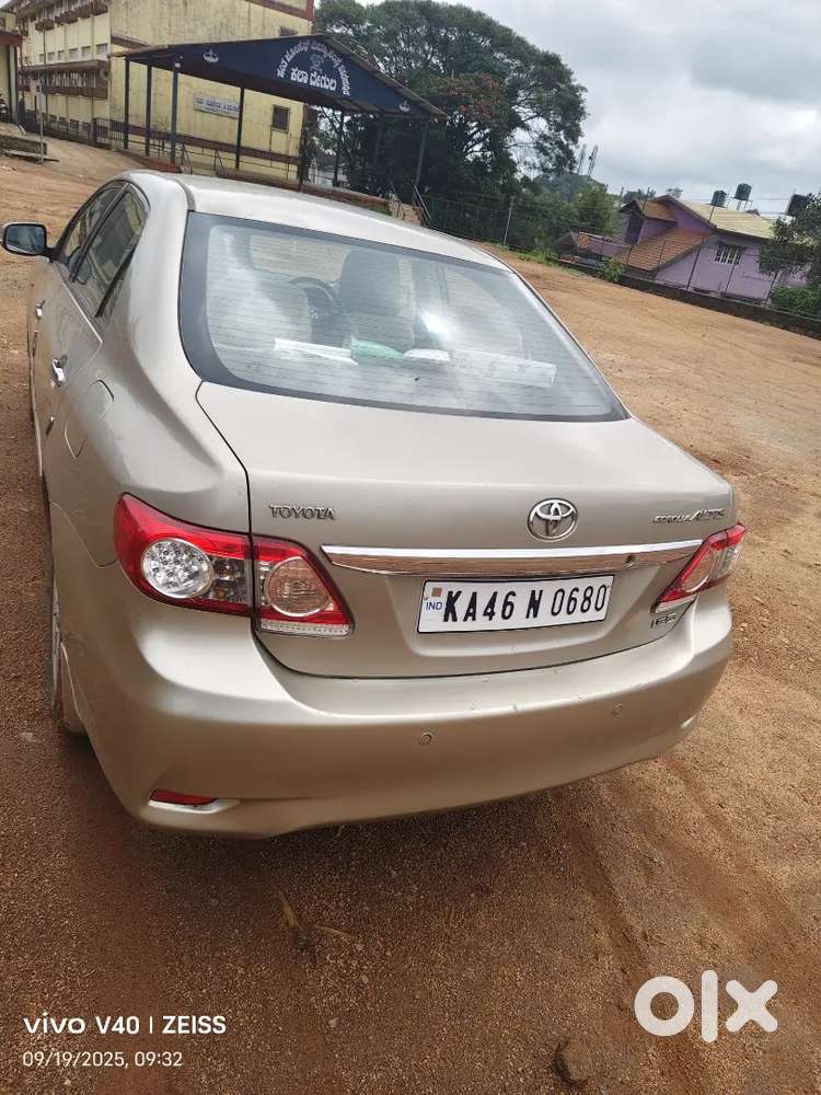 Toyota Corolla Altis 2011 Second Owner
