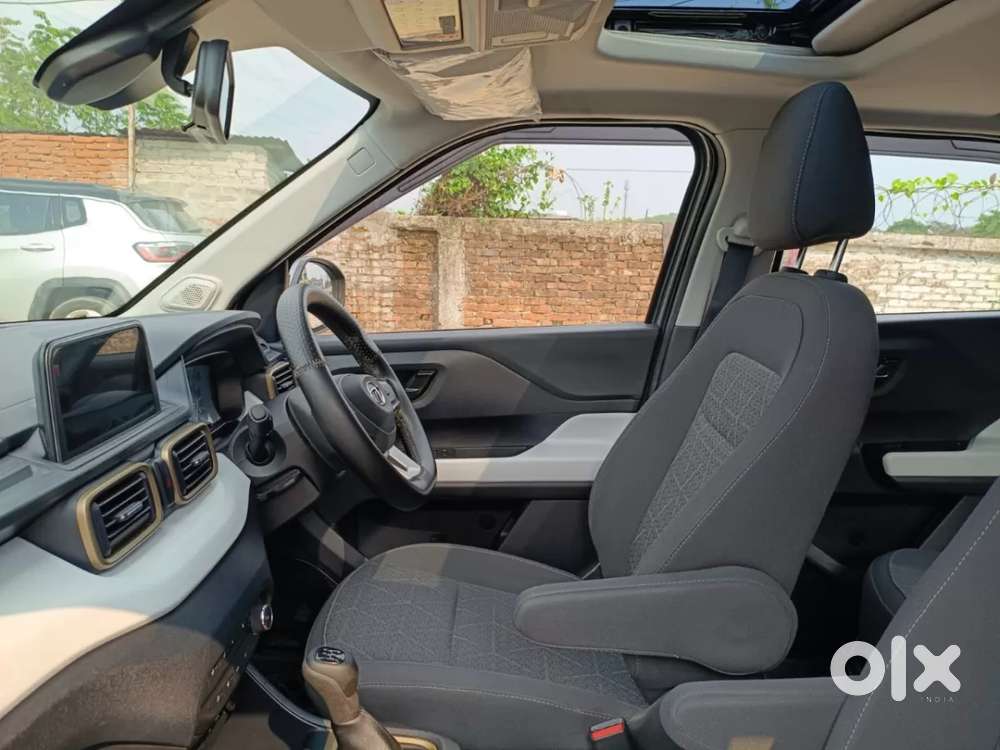 Tata Punch Accomplished Mt Sunroof, 2023, Petrol