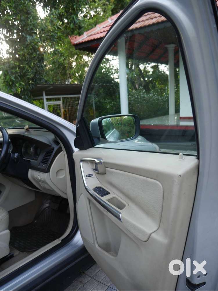 Volvo Xc60, Metalic Silver, 2012 D3, Diesel Automatic, Good Condition