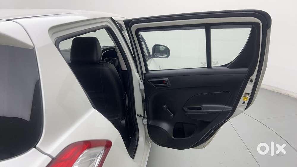 Maruti Suzuki Swift Lxi Optional-o, 2016, Cng & Hybrids