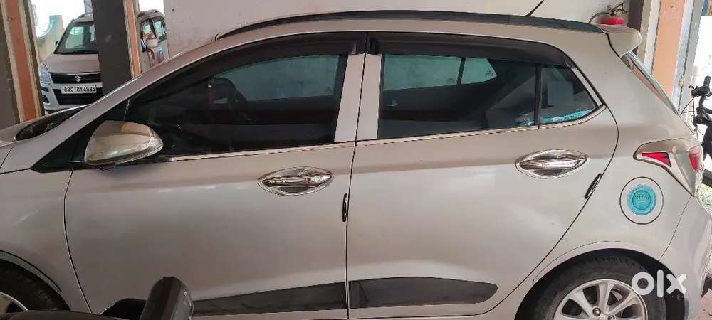 Hyundai Grand I10 2016 Cng With Low Km