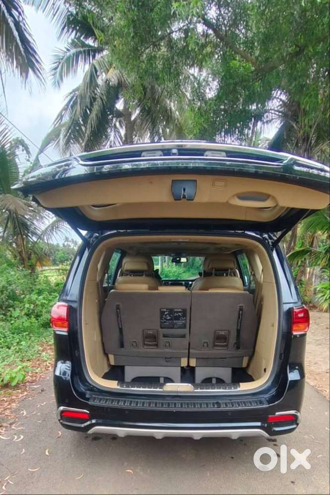 Kia Carnival Limousine Plus 7-seater Diesel  Single Owner