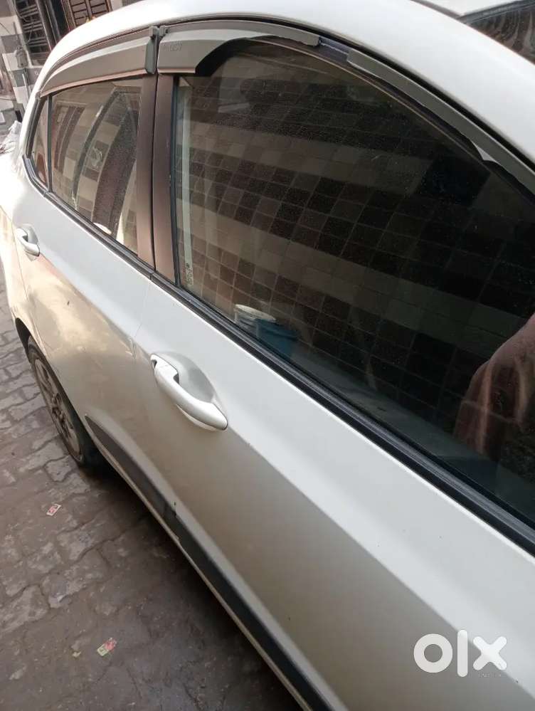 One Hand Chali Car Hai