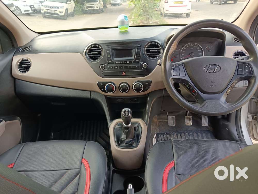 Hyundai Grand I10 Sportz, 2016, Petrol