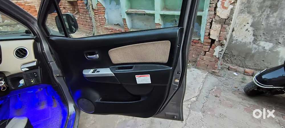 Wagonr Cng Top Notch Car With Music System Also Have All Tyre New
