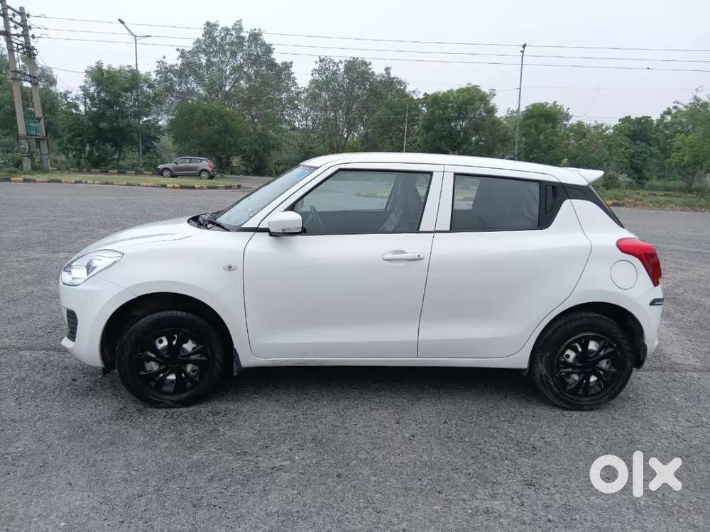 Maruti Suzuki Swift Lxi, 2022, Petrol