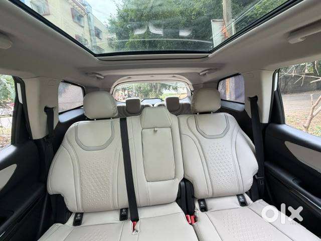 Mahindra Xuv700 Ax5 Diesel Manual 7-seater 2022  Single Owner