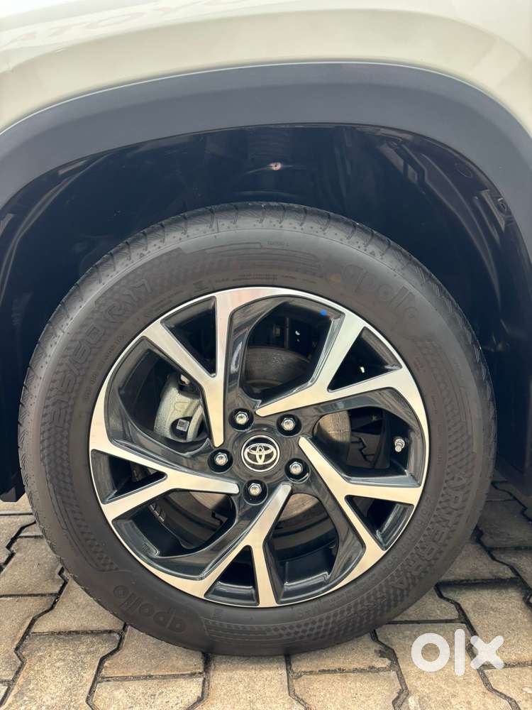 Toyota Urban Cruiser Hyryder 1.5 V Neo Drive At, 2024