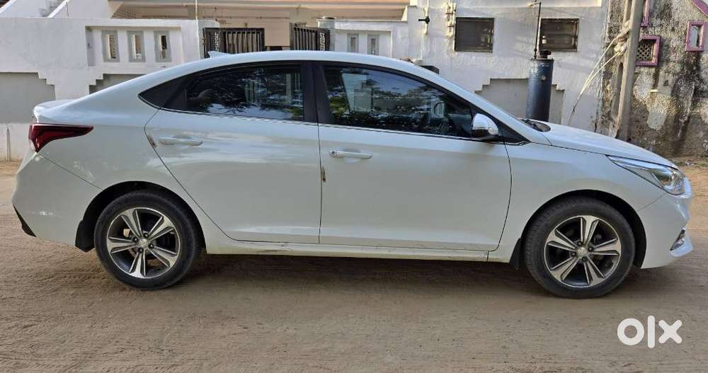 Hyundai Verna 1.6 Crdi Sx Plus At, 2017