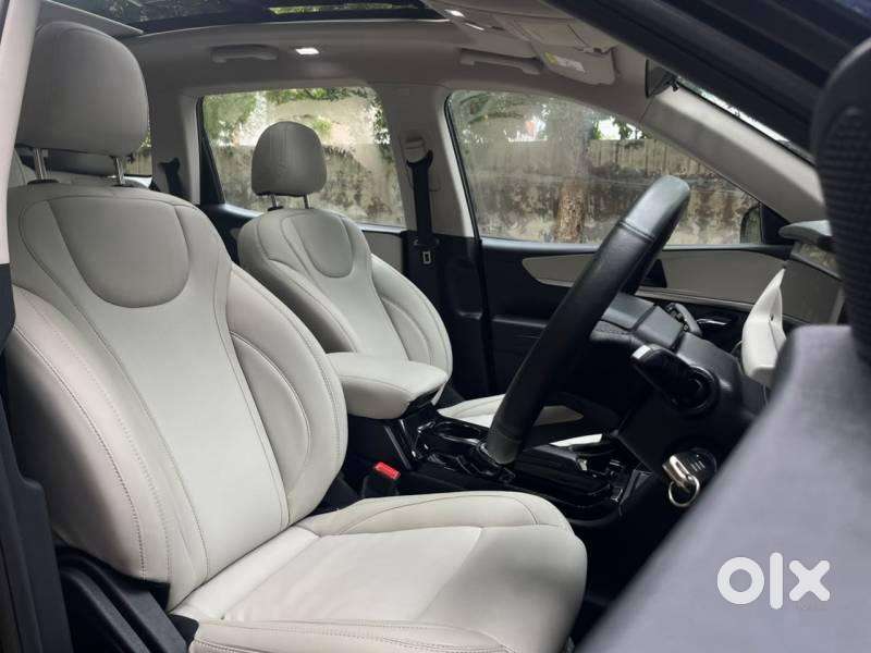 Mahindra Xuv700 2.2 Ax 5 Diesel At 7 Str, 2024, Diesel