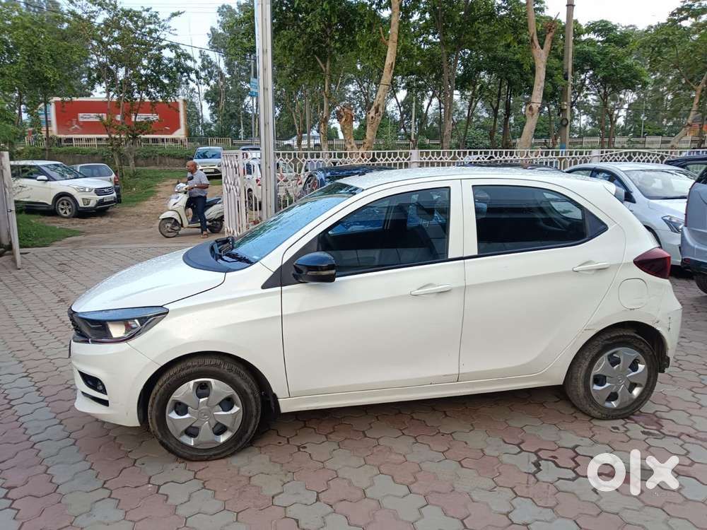 Tata Tiago 1.2 Revotron Xt (o), 2023, Petrol
