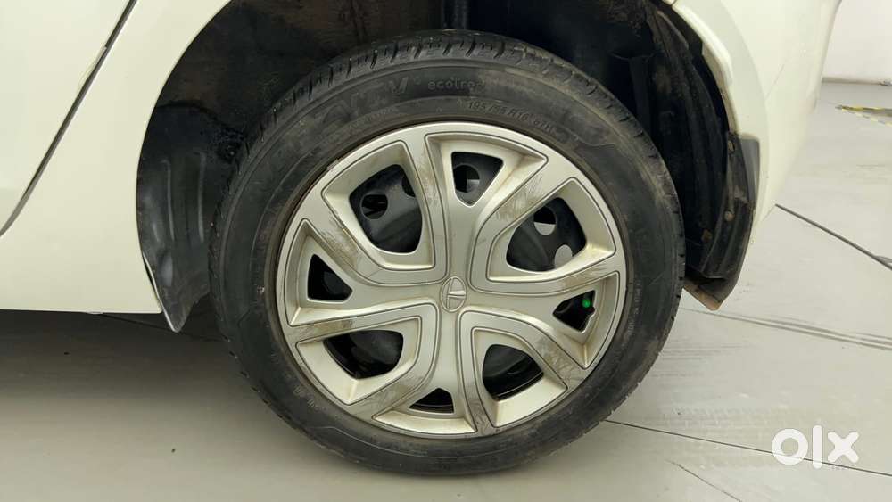 Tata Altroz 1.2 Xt, 2022, Petrol