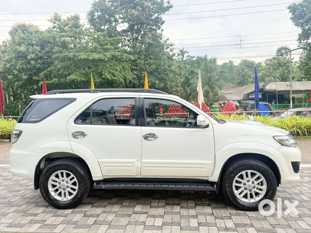 Toyota Fortuner 4x2 Manual, 2014, Diesel