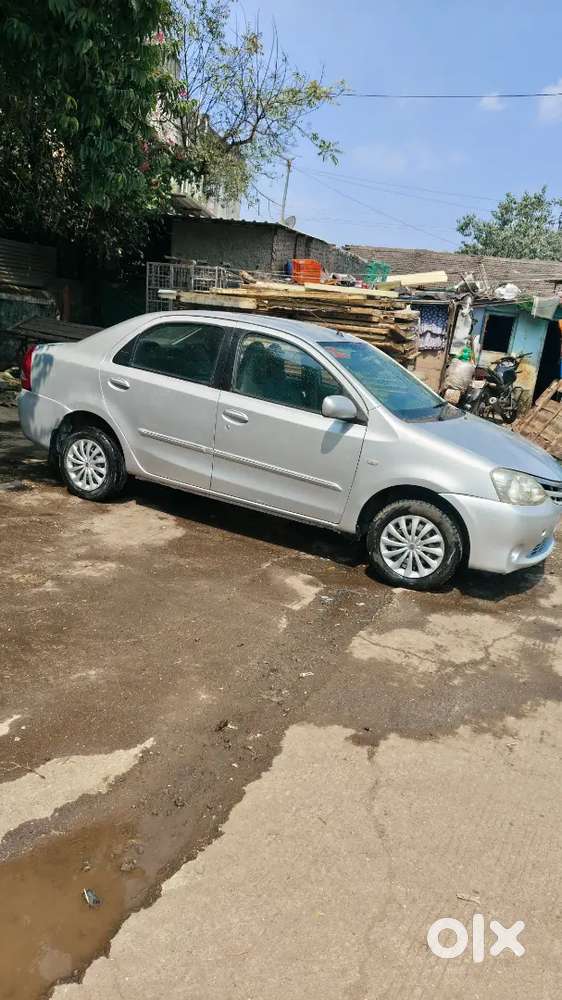 Toyota Etios 1.5 V 2011