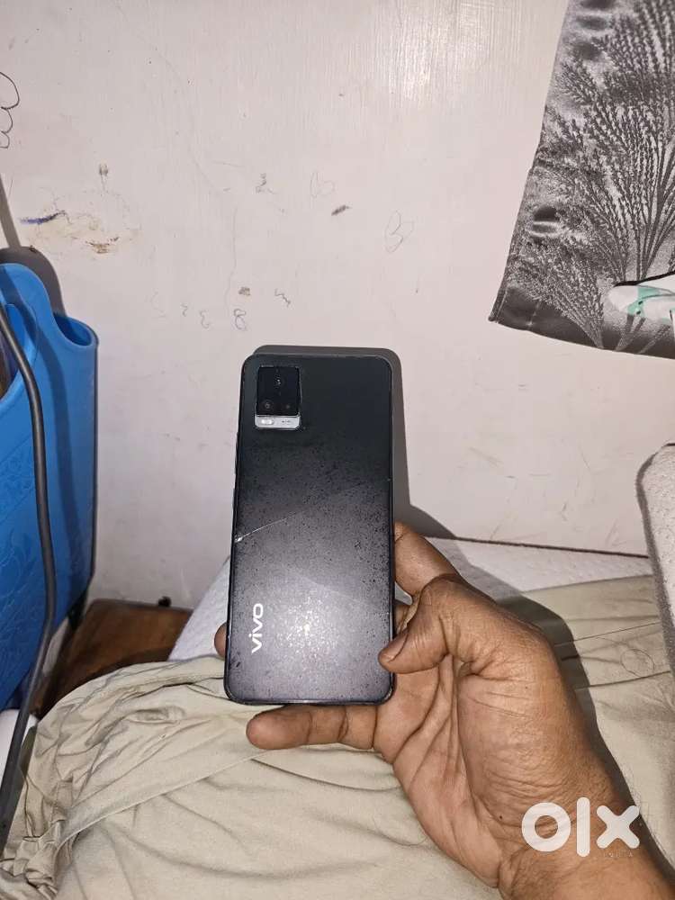 Vivo v20 mobile good condition along with charger