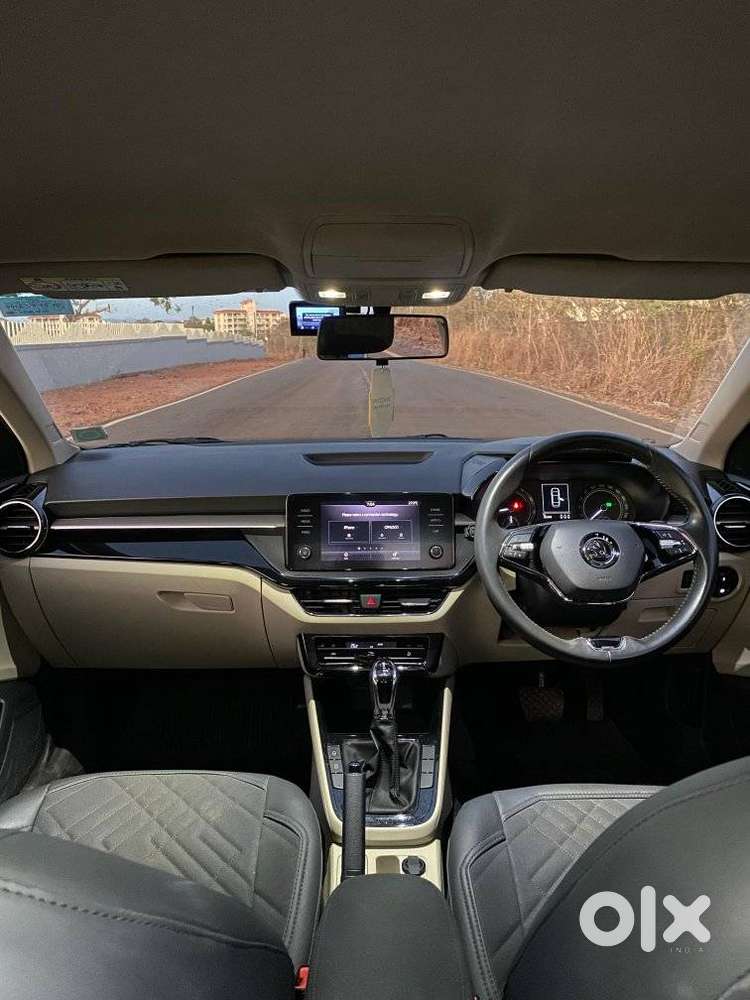 Skoda Slavia 1.0 Ambition Tsi, 2023, Petrol