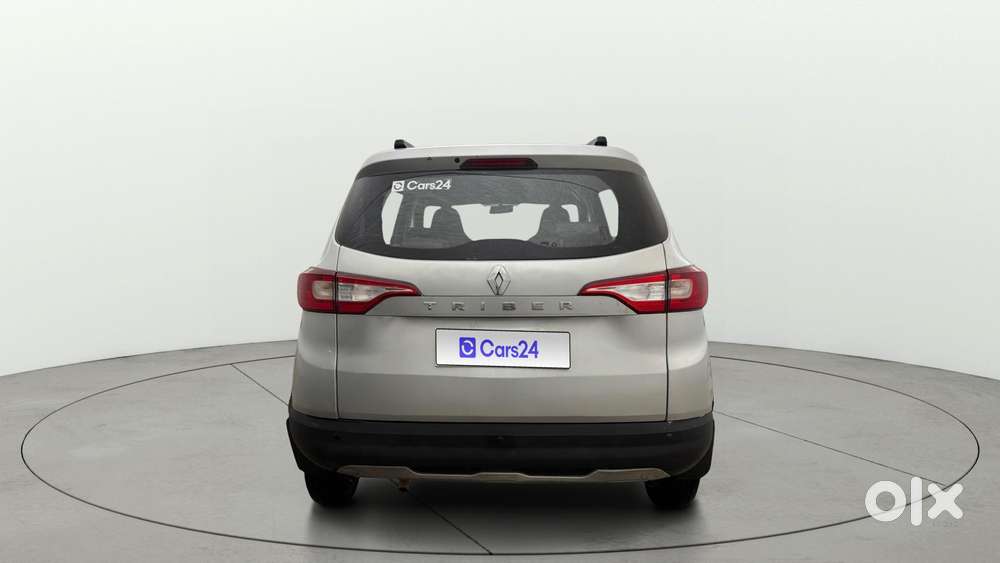 Renault Triber Rxt, 2022, Petrol