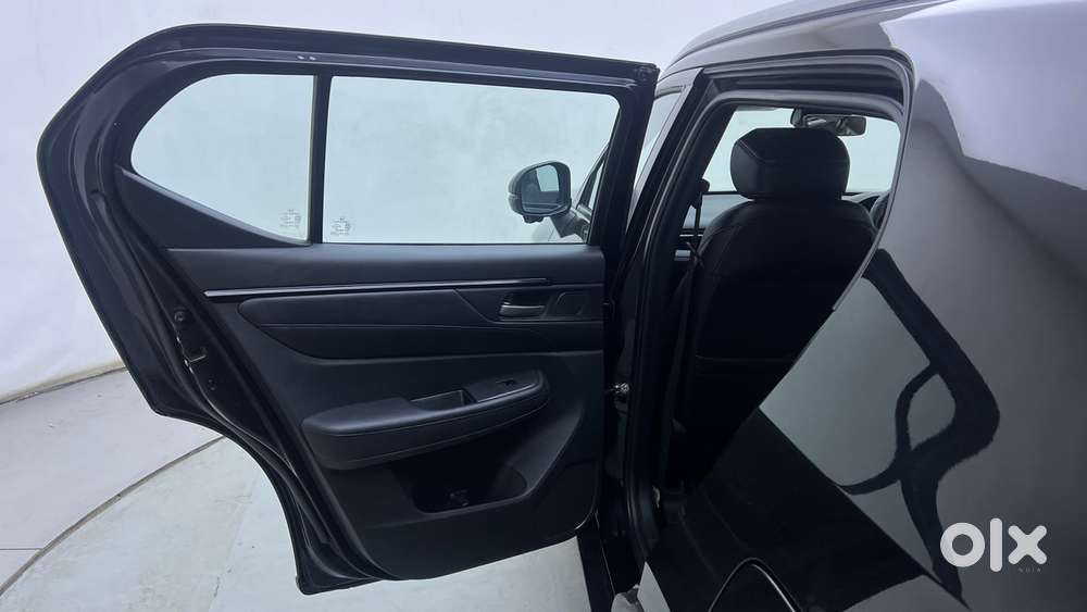 Honda Elevate Signature Black Edition Zx Cvt, 2025, Petrol