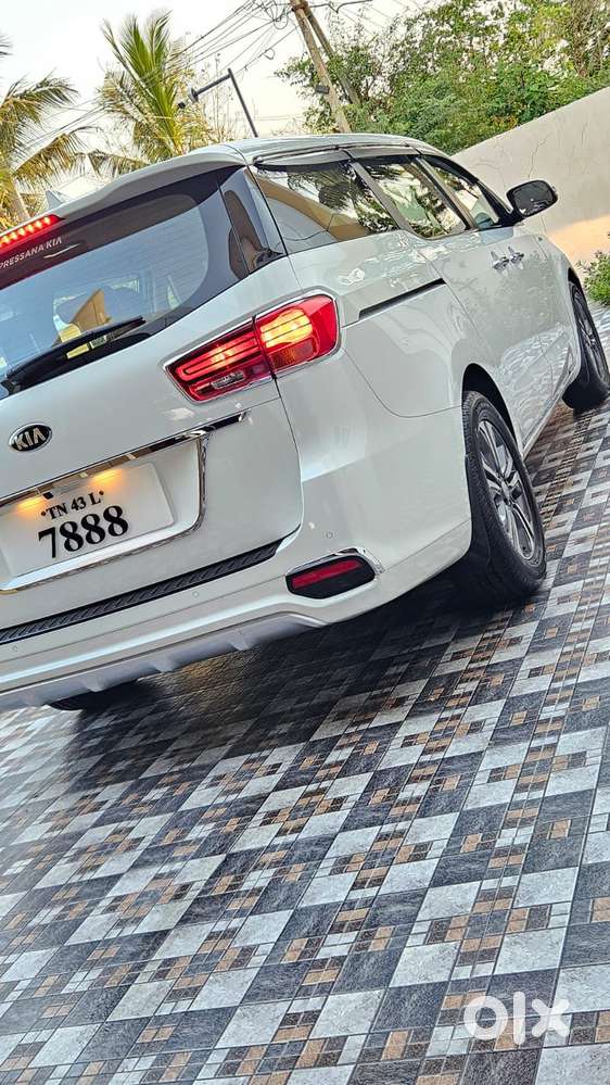 Kia Carnival Premium, 2021, Diesel