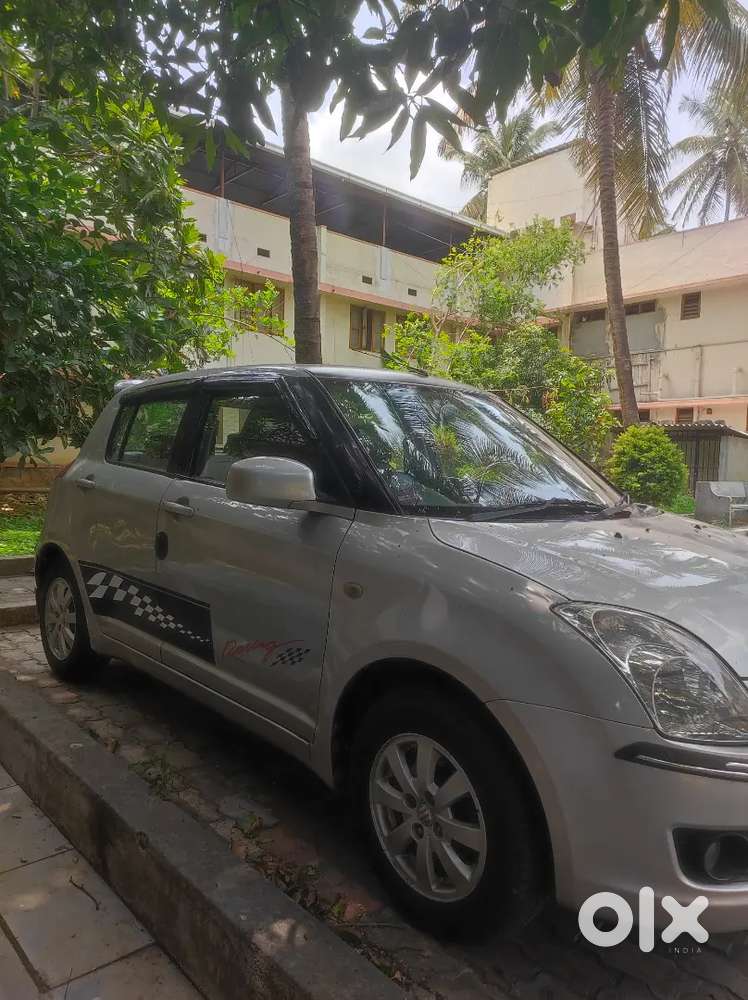 Swift 1.3 ZXI Petrol 2011