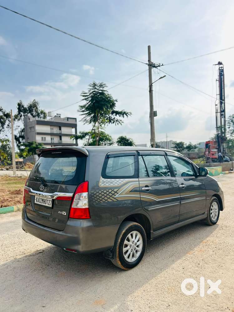 Toyota Innova 2.5 Vx 8 Str Bs-iii, 2012, Diesel
