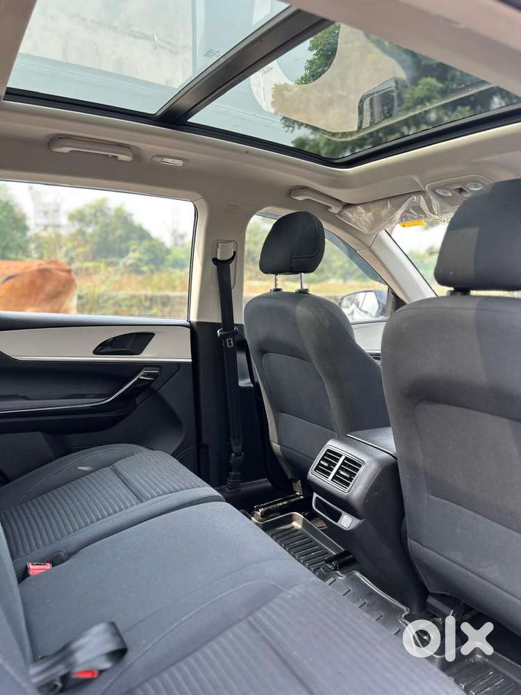 Mahindra Xuv700 2.2 Ax 5 Diesel At 7 Str, 2023, Diesel