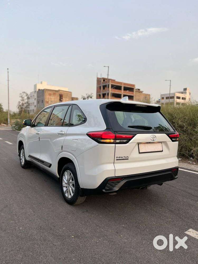 Toyota Innova Hycross 2.0 Gx 8 Str, 2025, Petrol