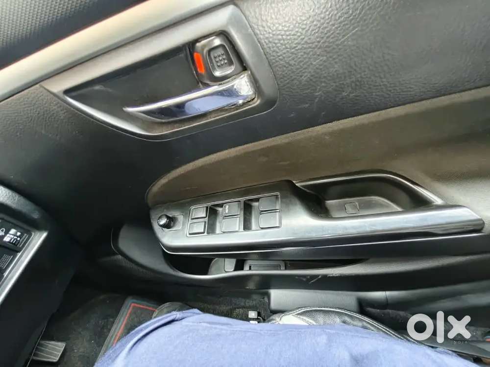 Maruti Suzuki Swift Petrol 2013