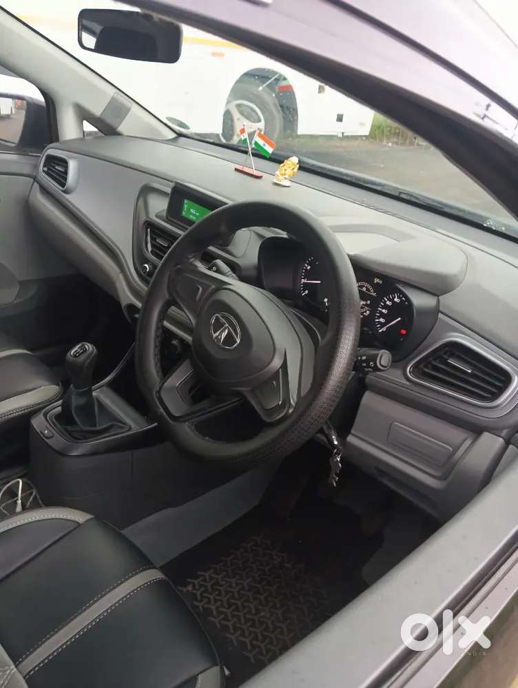 Tata Altroz Xe Petrol