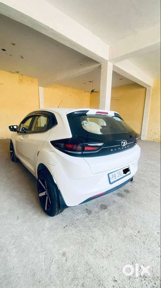 Tata Altroz Xm Plus 2023