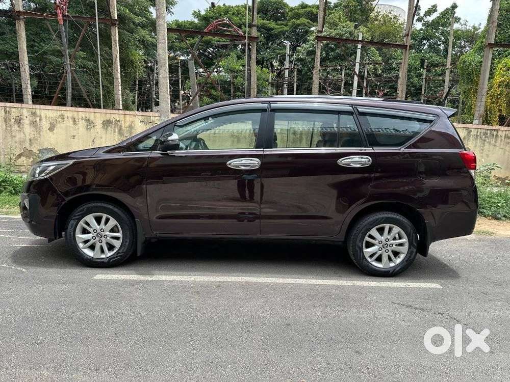Toyota Innova Crysta 2.8 Gx At, 2016