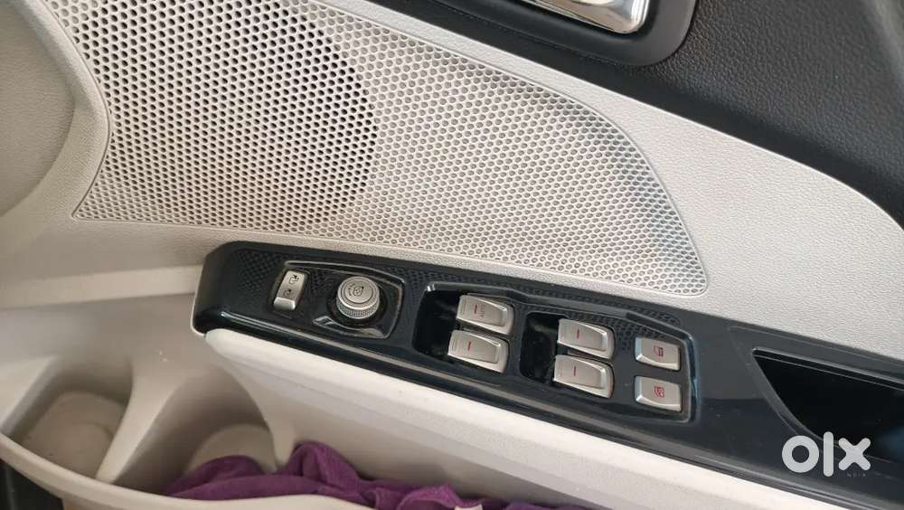 Mahindra Xuv300 2020 Petrol 48500 Km Driven