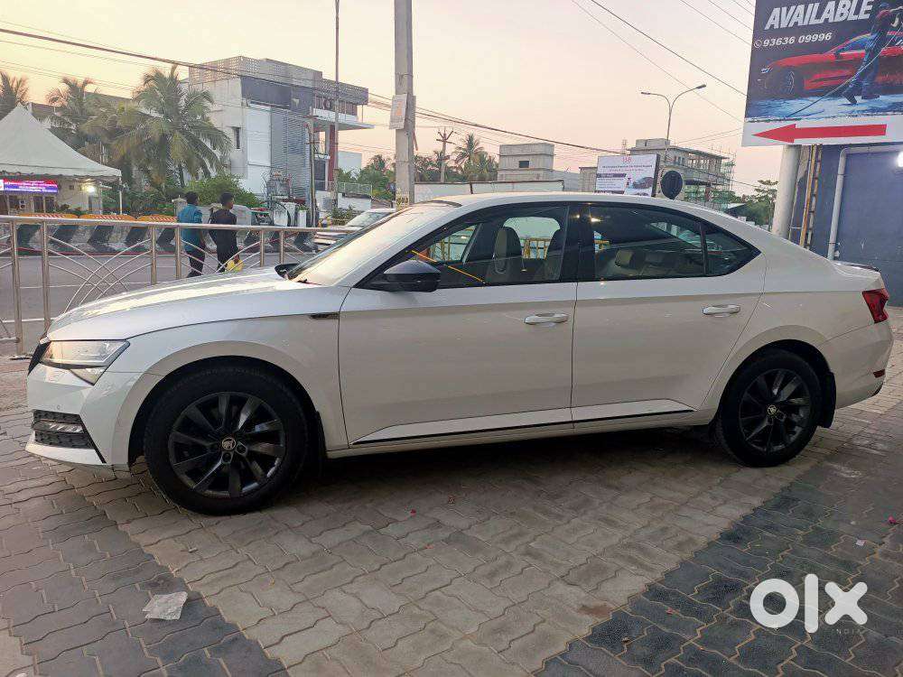 Skoda Superb, 2021, Petrol