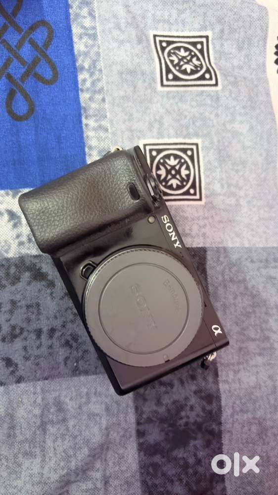 Sony canera 6400 with 18-50mm lens
