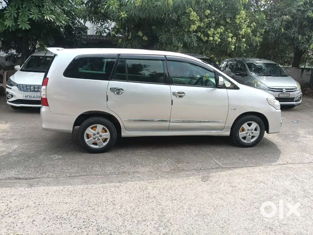 Toyota Innova 2.5 V Diesel 6seater Up To 2029 Till Validity...