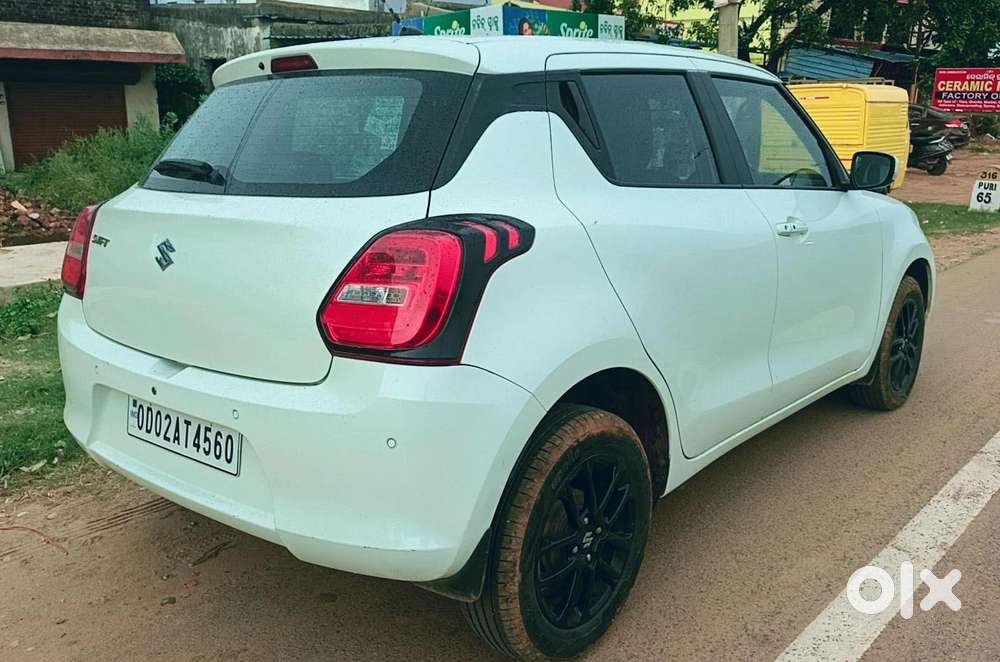 Maruti Suzuki Swift Zxi Plus Amt Dual Tone, 2018, Petrol