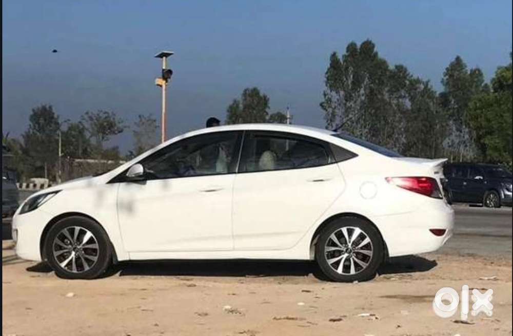 Hyundai Fluidic Verna 2015