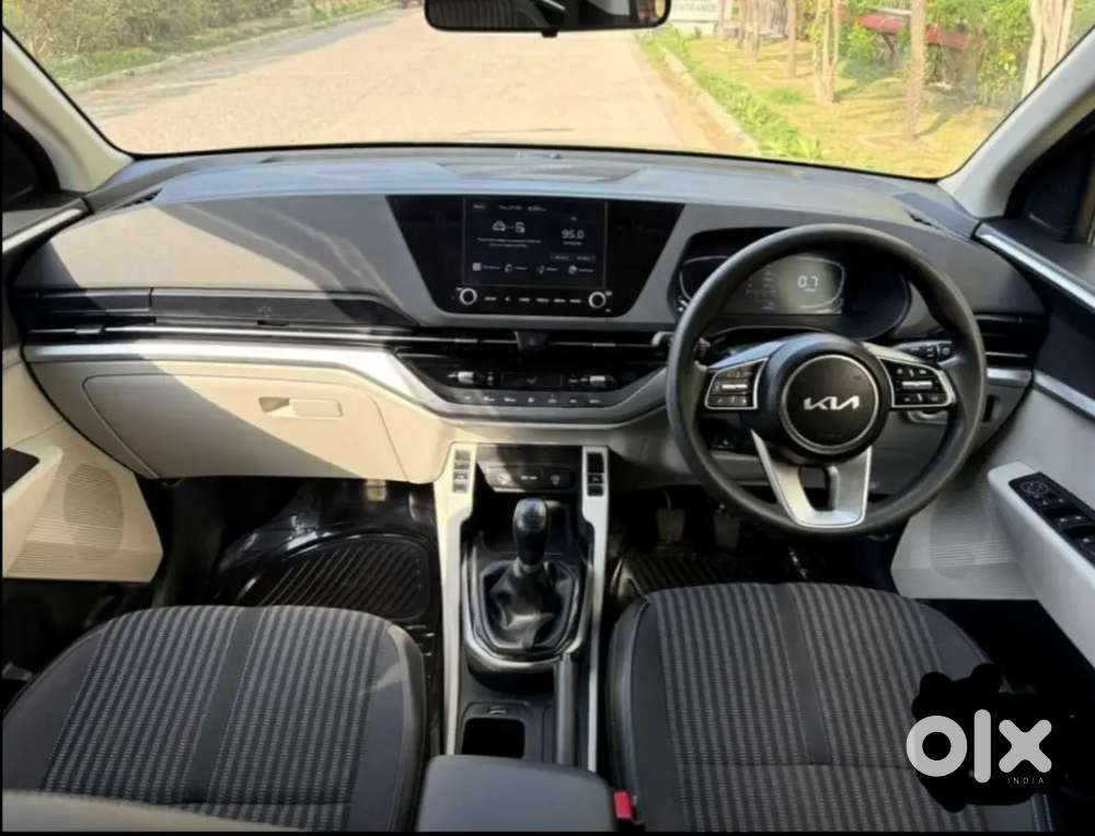 Kia Carens 2023 Diesel 85000 Km Driven