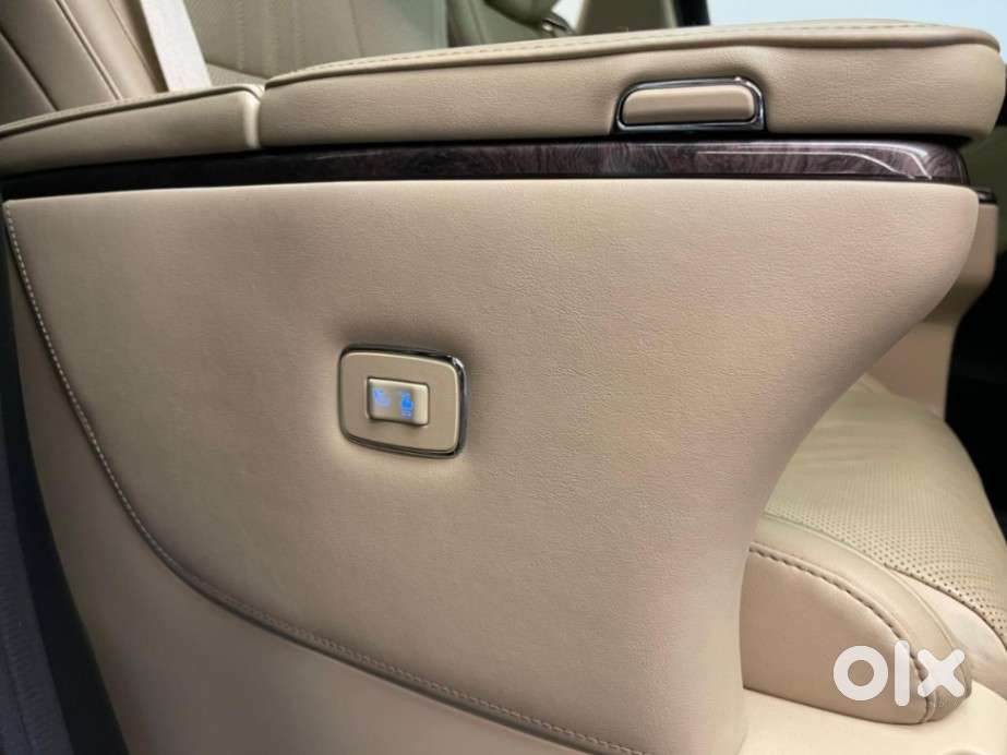 Toyota Vellfire 2.5 Hybrid, 2023, Petrol