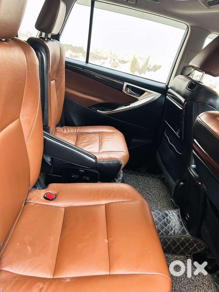 Toyota Innova Crysta [ ] 2.4 Zx At 7 Str, 2016, Diesel