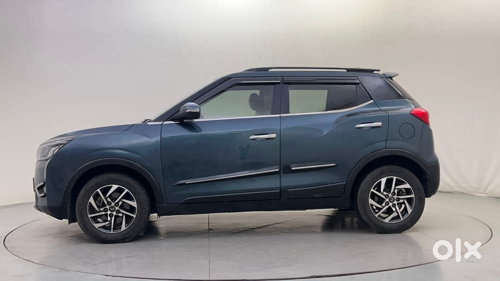Mahindra Xuv300 1.2 W8 (o) Amt Petrol, 2022, Petrol