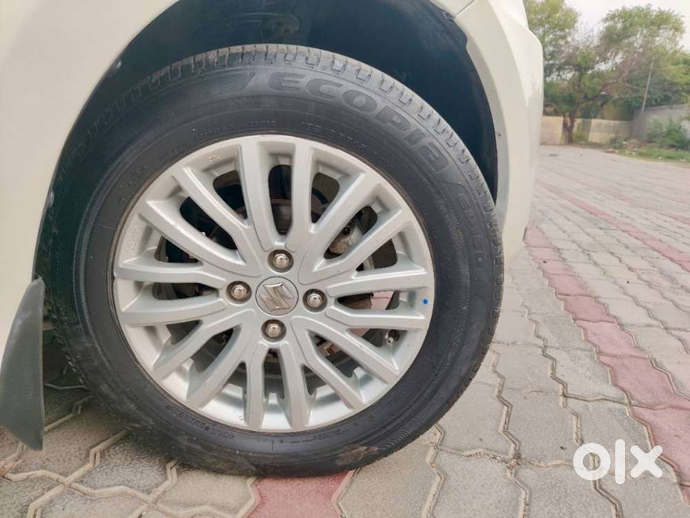 Maruti Suzuki Dzire 1.2 Zxi Amt, 2017, Petrol