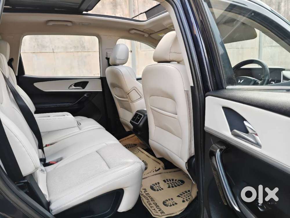 Mahindra Xuv700 2.0 Ax 7 Petrol At Luxury Pack Str, 2023, Petrol