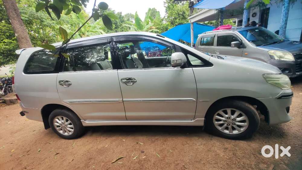 Toyota Innova 7 Str 2013 Full Option
