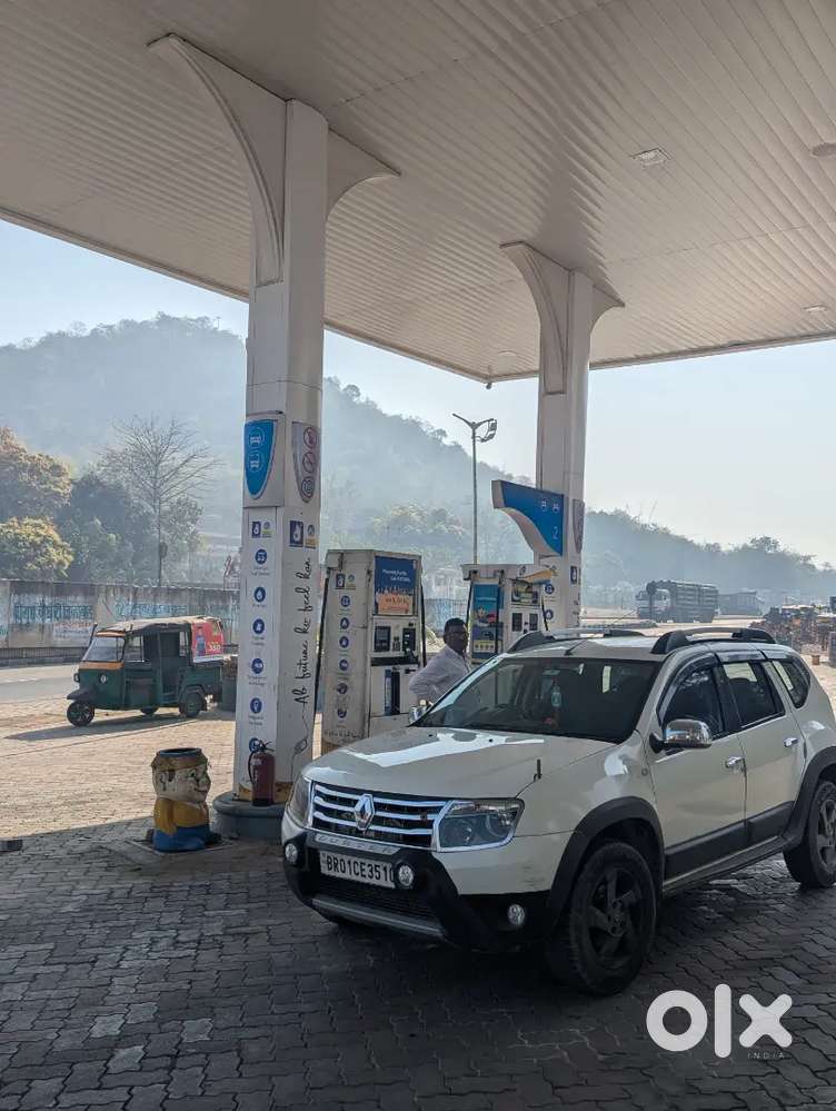 Renault Duster 1.5 Adventure December 2014 Top Model